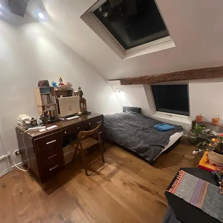 Sous Les Toits De Shared Place Séjour chez l'habitant *