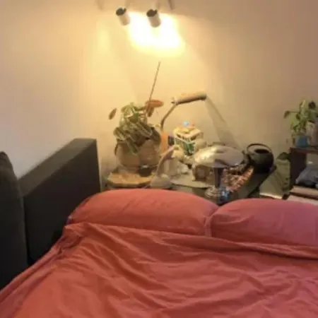 Sous Les Toits De Shared Place *