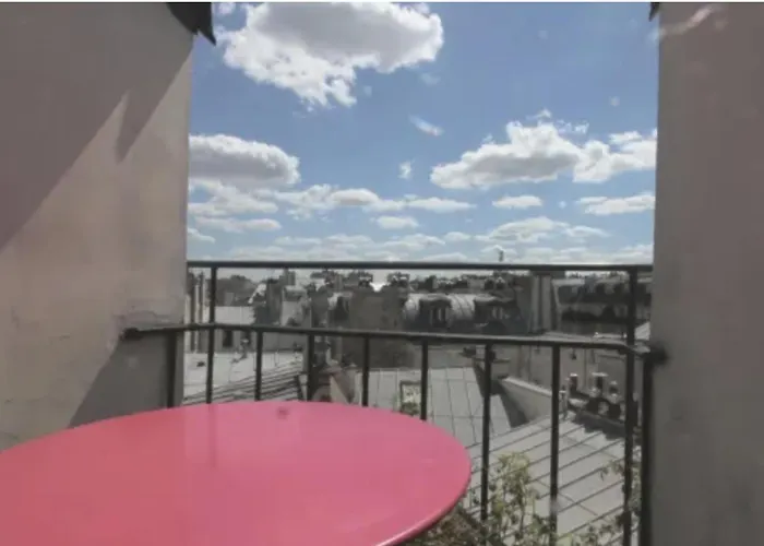 Sous Les Toits De Shared Place Habitación en casa particular *