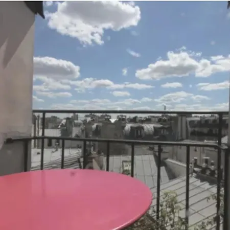 Sous Les Toits De Shared Place Pansiyon *
